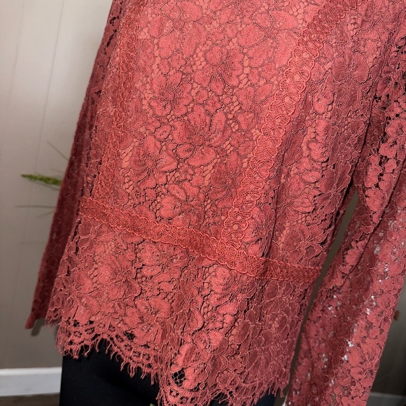 EXPRESS • Lace Long Sleeve - Picture 7 of 12